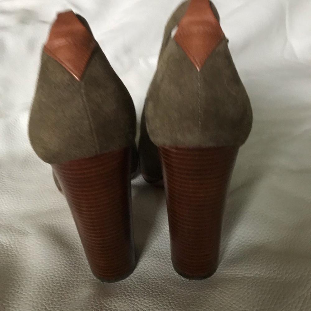 Shoes - Picture 3 of 6